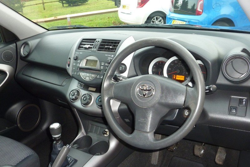 TOYOTA RAV-4