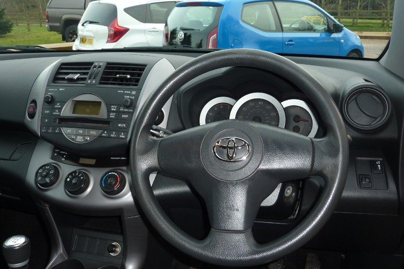 TOYOTA RAV-4