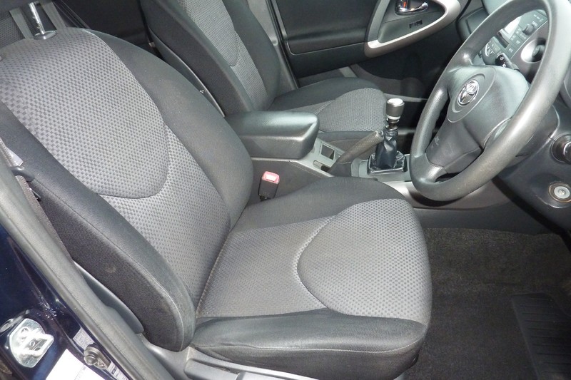 TOYOTA RAV-4