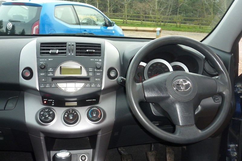 TOYOTA RAV-4