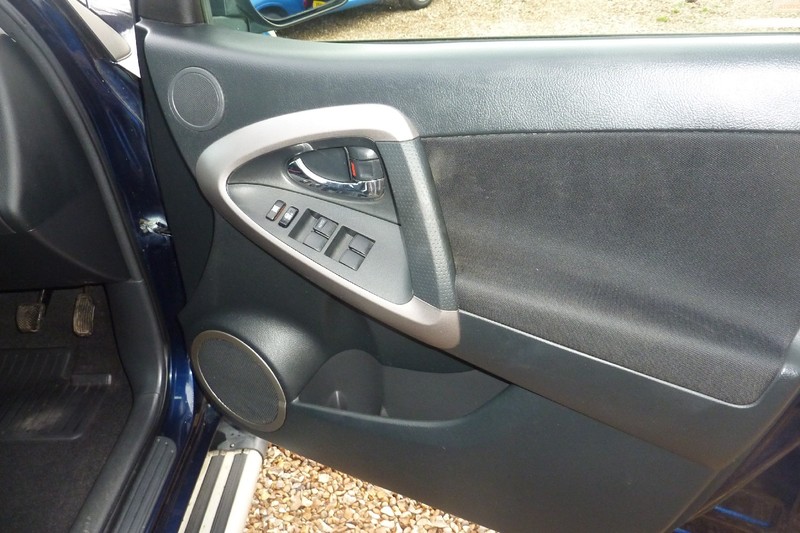 TOYOTA RAV-4