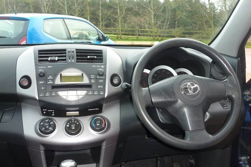 TOYOTA RAV-4