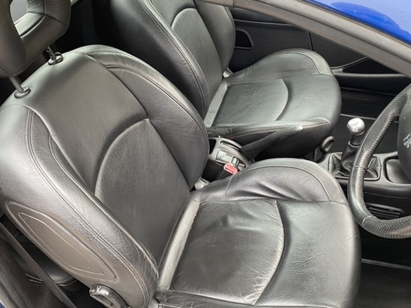 PEUGEOT 206