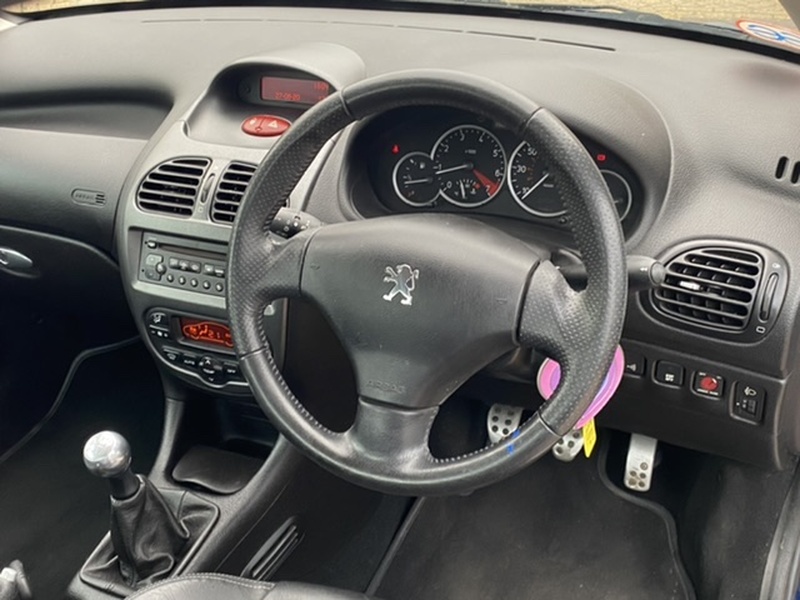 PEUGEOT 206