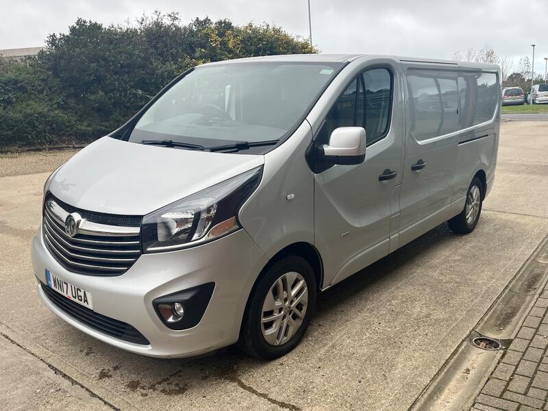 VAUXHALL VIVARO