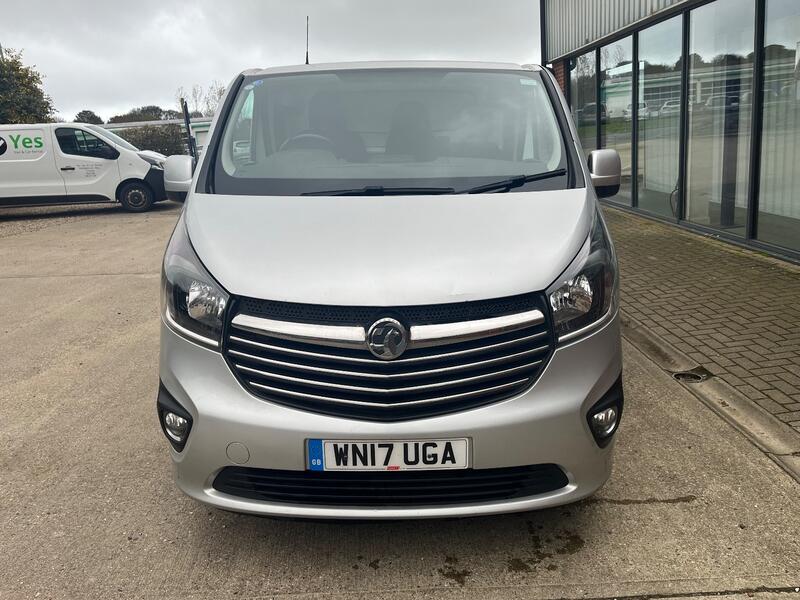 VAUXHALL VIVARO