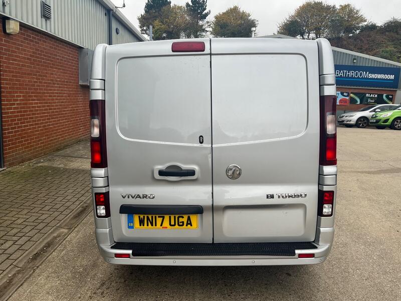 VAUXHALL VIVARO